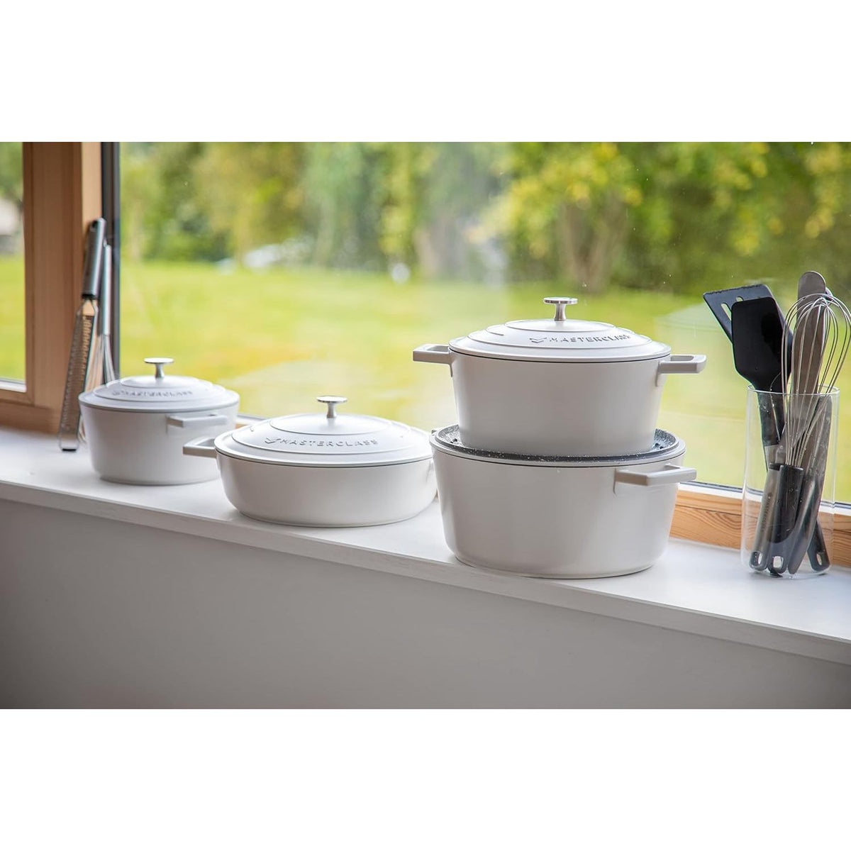 MasterClass Cream Cast Aluminium 2.5LT Casserole Dish