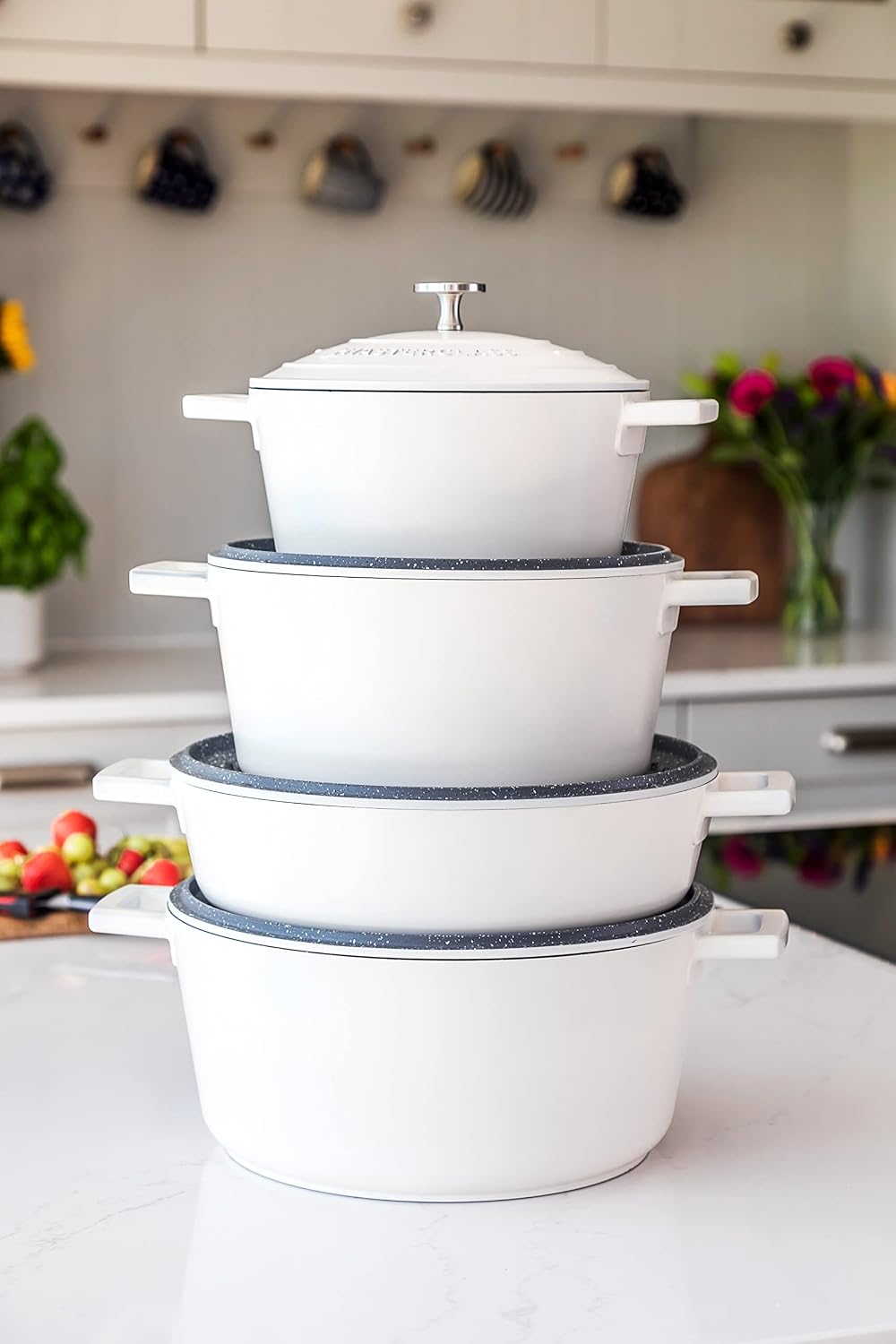 MasterClass Small Casserole Dish with Lid 2.5L/20 cm, Lightweight Cast Aluminium, Induction Hob and Oven Safe, Cream