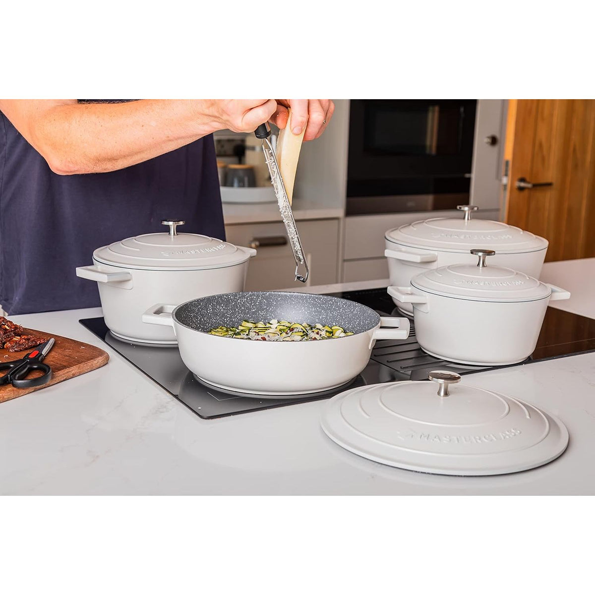 MasterClass Cream Cast Aluminium 4LT Casserole Dish Shallow