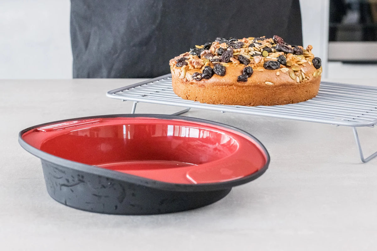 MasterClass Smart Silicone Flexible Round Cake Pan, 20.5cm