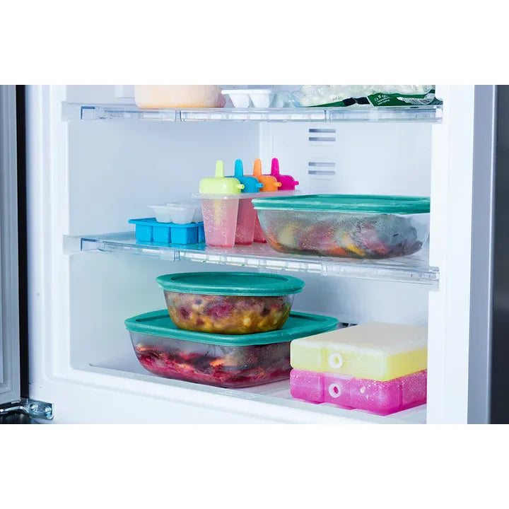Versatile Pyrex Cook and Store Oven dish with lid 40x27cm, a reliable large oven dish with lid for everyday cooking.