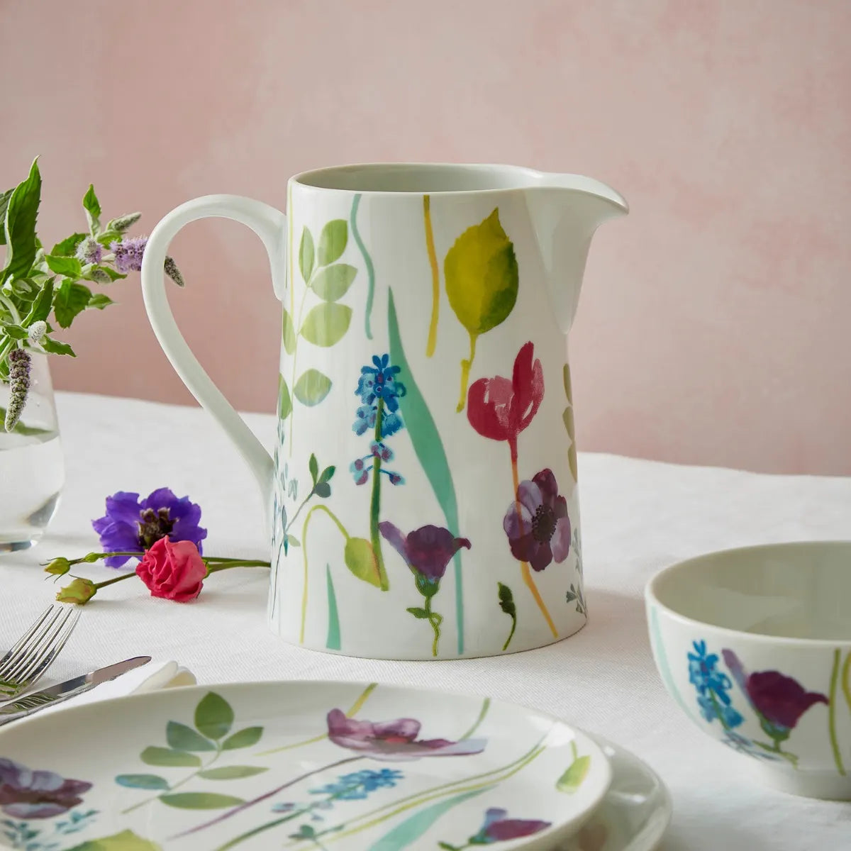 Elegant Portmeirion Water Garden porcelain water jug with a large handle, perfect for serving drinks or displaying flowers.