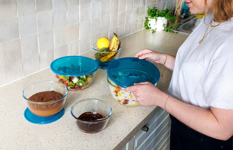 Stylish glass mixing and preparation bowls perfect for any kitchen, ideal for using as kitchen mixing bowls.