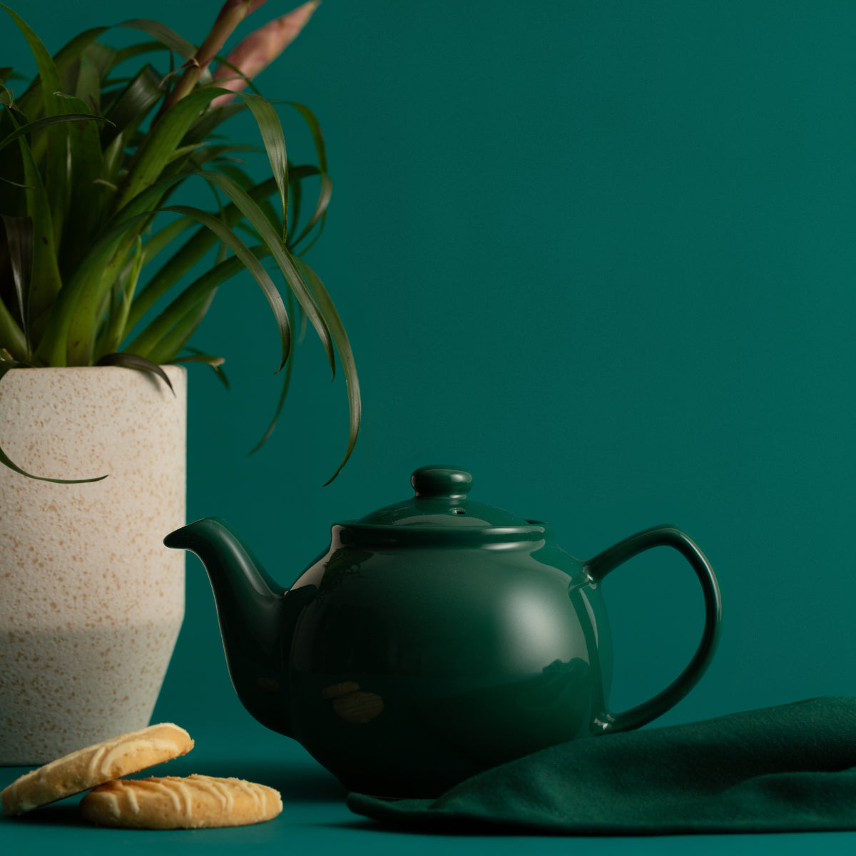 Emerald Green 2 Cup Stoneware Teapot - Durable, Heat Retaining with 450ml Capacity - Home Deco London
