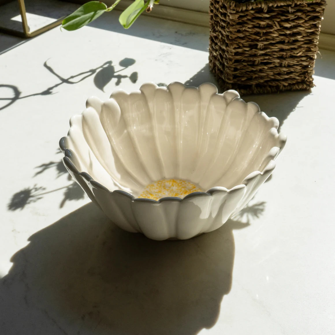 Daisy Shaped Bowl 16cm Large - Home Deco London