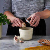 Mason Cash Innovative Garlic Keeper with Grater Lid - Home Deco London