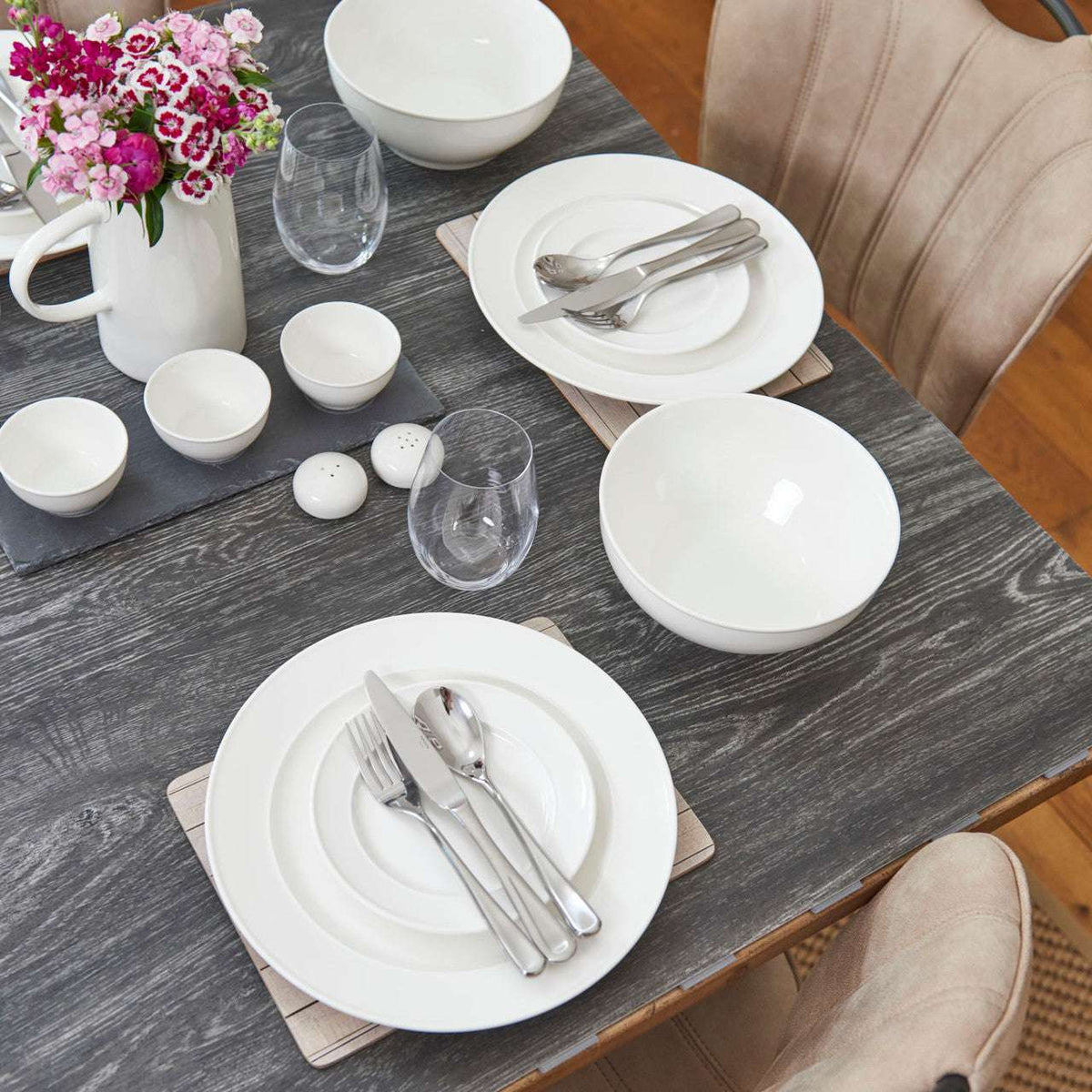 Mikasa Satin Cutlery Set - 16 Piece Stainless Steel - Home Deco London