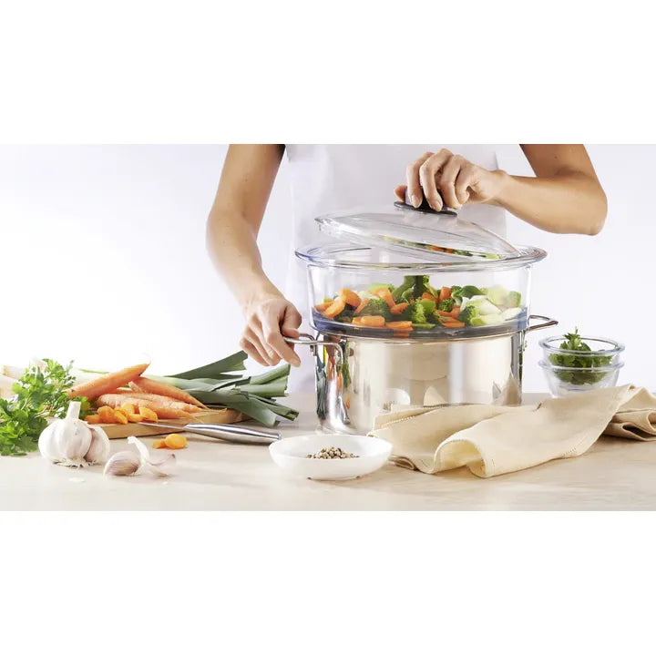 Display of the Pyrex 24cm glass lid showcasing its quality and the 10-year guarantee.