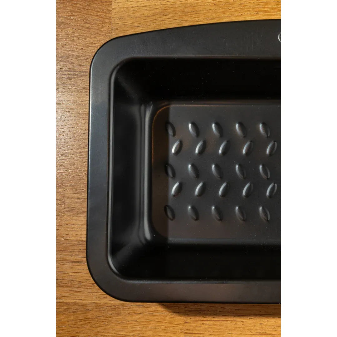 Internal dimensions of the Pyrex Glide Loaf Tin, perfect for various culinary needs from baking to roasting.