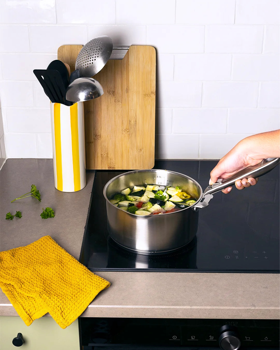 Pyrex Infinity Stainless steel saucepan with removable handle 20cm - Removable handle sold separately - Currently on Order - Orders will be delivered from the 15/10/2026.