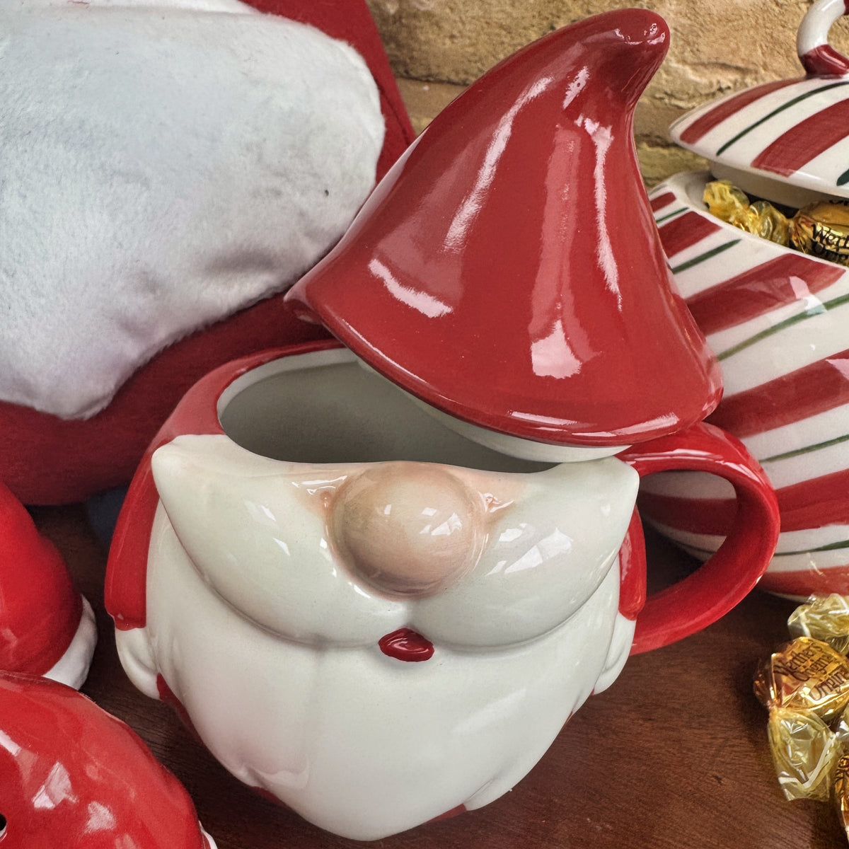 Santa Gnome Ceramic Mug with Lid, Red
