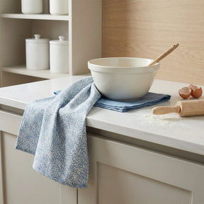 Jeff Banks Set of 2 Printed Tea Towels – Leafy Trellis Blue featuring a calming leafy motif in soft sky blue - perfect for kitchen use.