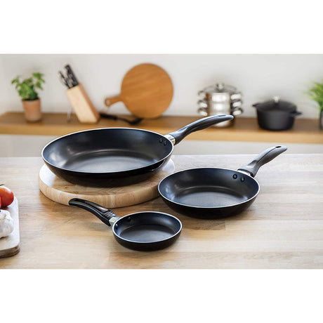 KitchenCraft Non Stick Frying Pan Set - 3 Sizes, Gift Boxed Aluminium Cookware 12cm, 20cm, 28cm - Home Deco London