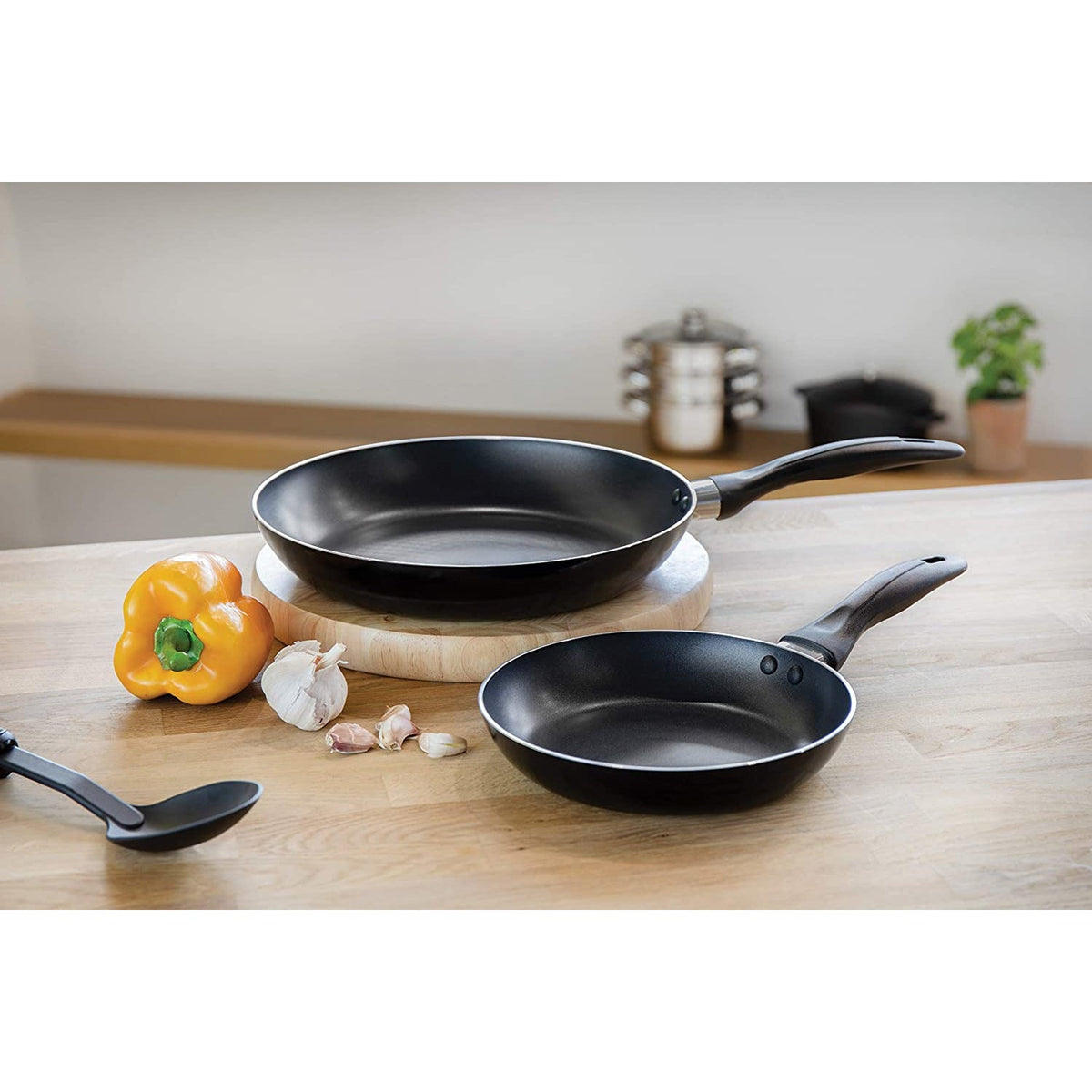 KitchenCraft Non Stick Frying Pans Set - 20cm & 28cm Induction Aluminium Pans in Gift Box - Home Deco London