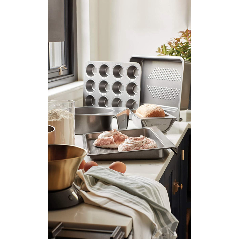 MasterClass 21.5cm Stackable Cake Tin - Non Stick Carbon Steel, Space Saving Design - Home Deco London